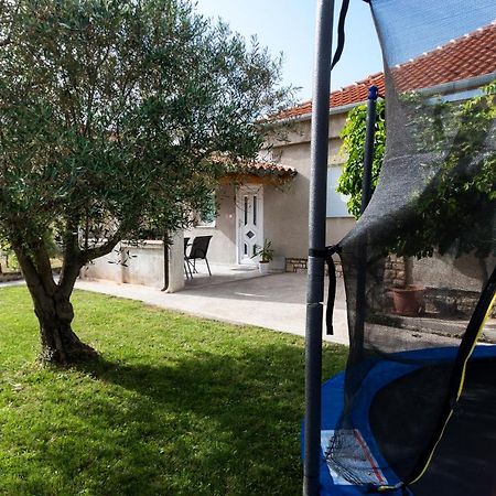 Holiday Apartment Near The Beach Fažana Exteriör bild