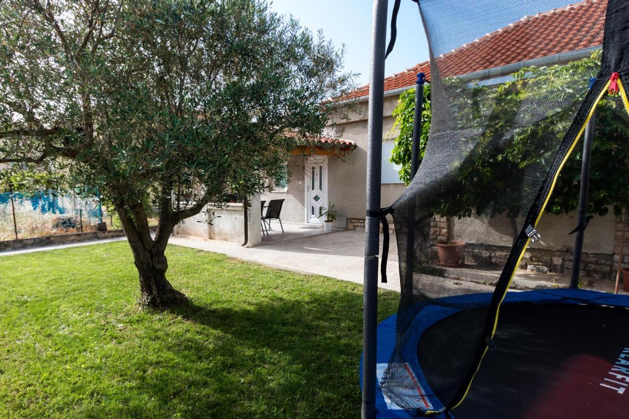 Holiday Apartment Near The Beach Fažana Exteriör bild